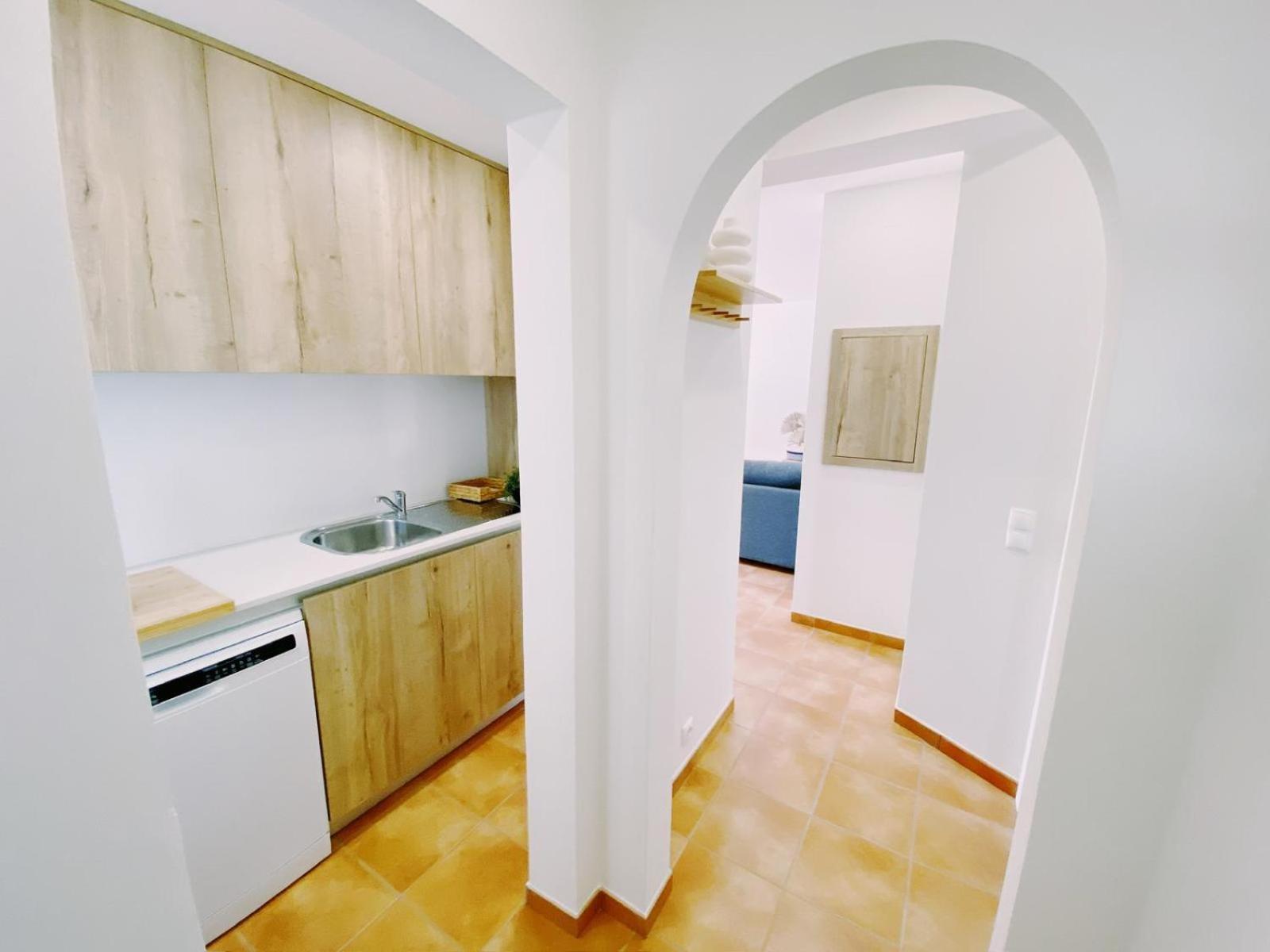 Beach Apartment Gabriela With Pool Поршеш Екстер'єр фото